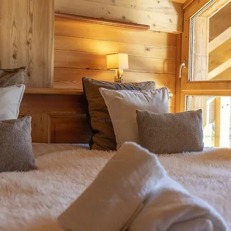 Superbe Triplex De 200 M.c. - Vue Sur La Saulire Et Les Pistes De Moriond Courchevel