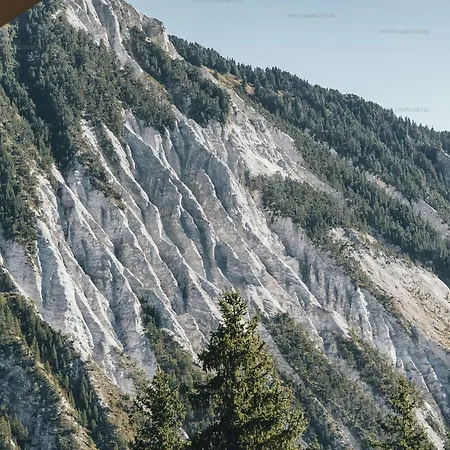 Superbe Triplex De 200 M.c. - Vue Sur La Saulire Et Les Pistes De Moriond Apartment *
